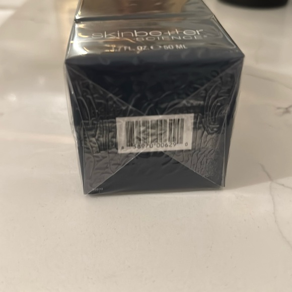 50ML SKINBETTER SCIENCE INTENSIVE OVERNIGHT ALPHARET - Picture 4 of 4